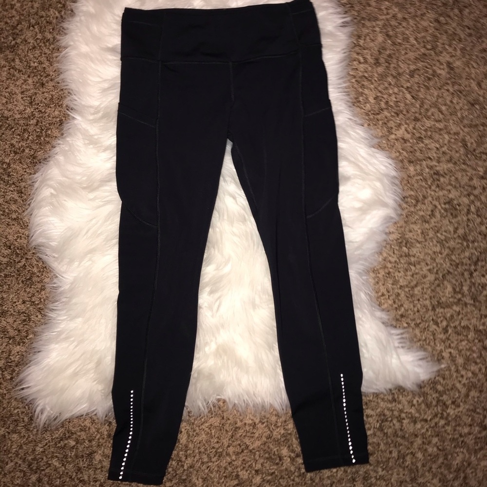 Black lululemon capris